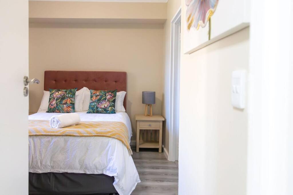 Apartment Colourful Canal Escape Cape Town